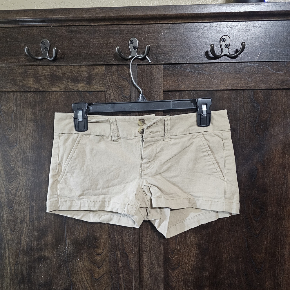American Eagle Outfitters Tan Cargo Shorts with Classic Fit Vintage